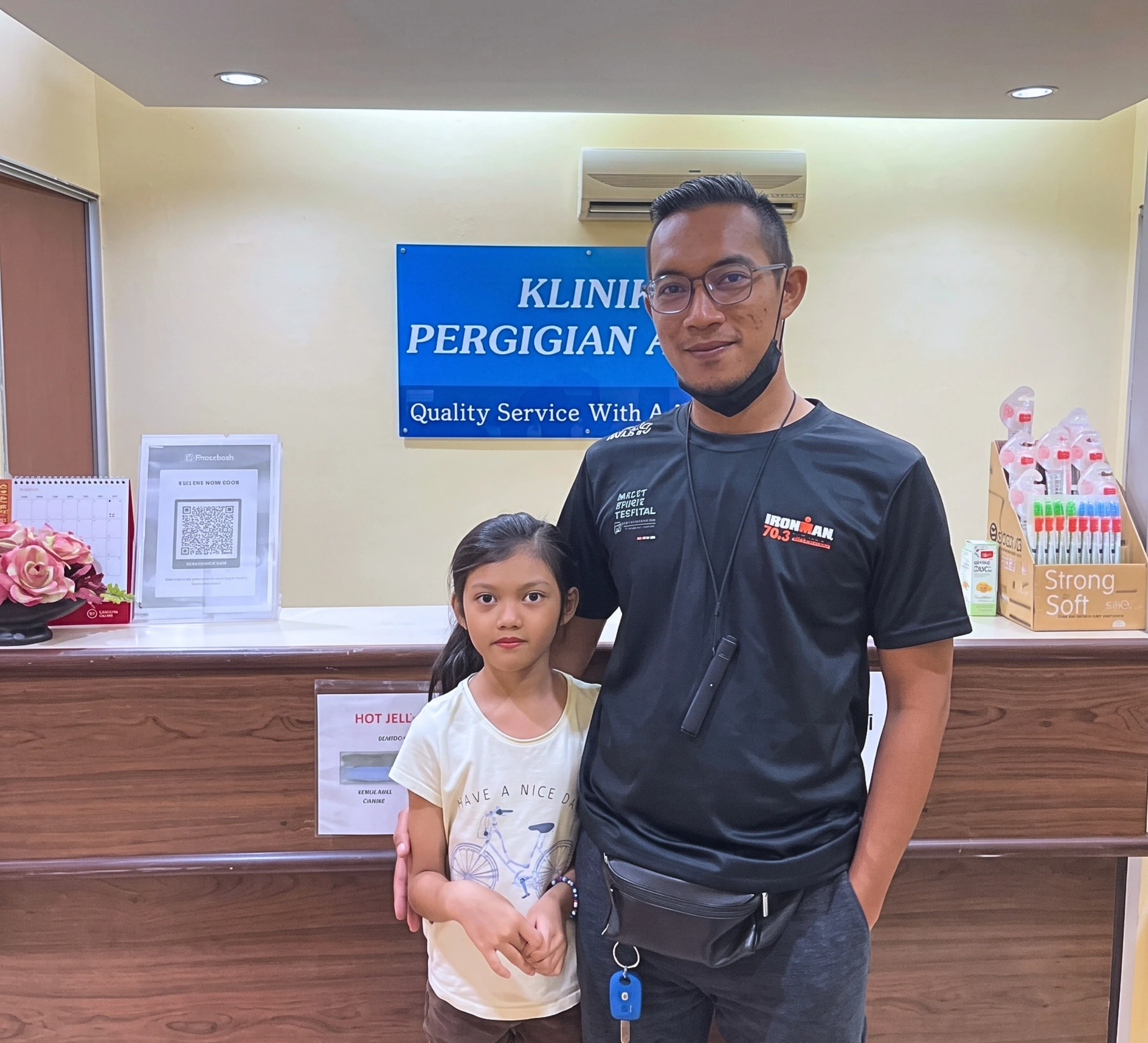 Pengunjung di Klinik Pergigian Azila; foto dibekalkan dan diluluskan untuk demo.